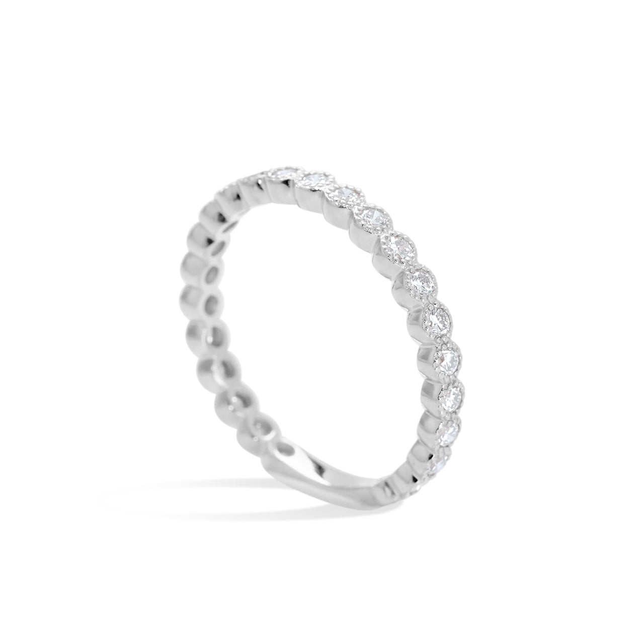 Round Brilliant Bezel Set Milgrain Band